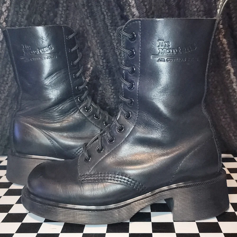 *SOLD* Made in England Dr. Martens Boots - Picture 6 of 12